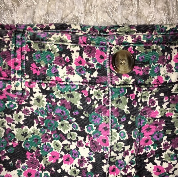 American Eagle Floral Shorts! - Picture 5 of 5